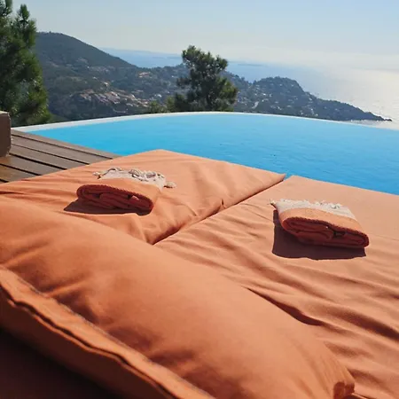 Le Demi Siecle Mit Dem Schoensten Ausblick Der Cote D'azur By Riviera Homelife Management